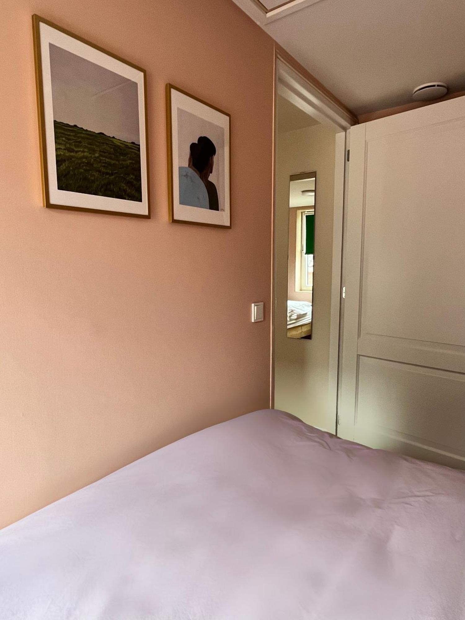 Bed & Breakfast Red Cat In Bed Eenrum